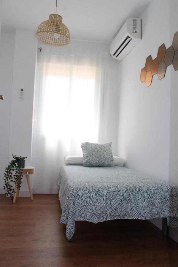 Beautiful Brand New 2 Bedroom Flat With Terrace Málaga Exteriör bild